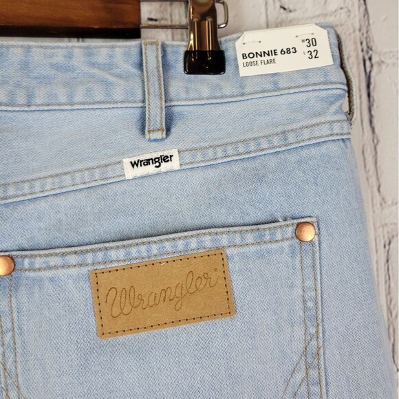Wrangler Bonnie 683 Sonny light wash loose flare wide leg jeans - Picture 9 of 12